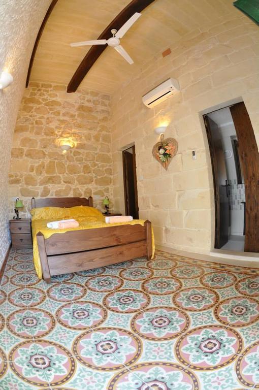 Mikiel U Rosa Holiday Farmhouse With Large Private Pool Zebbug  Экстерьер фото